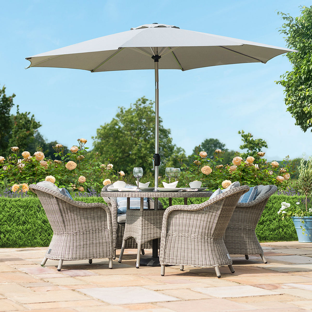 Oxford 4 Seat Round Dining Set with Heritage Chairs