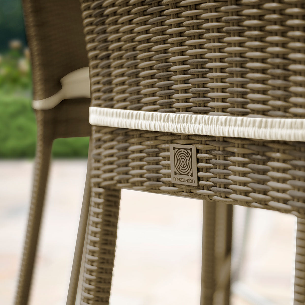 Winchester 6 Seat Round Rattan Bar Set