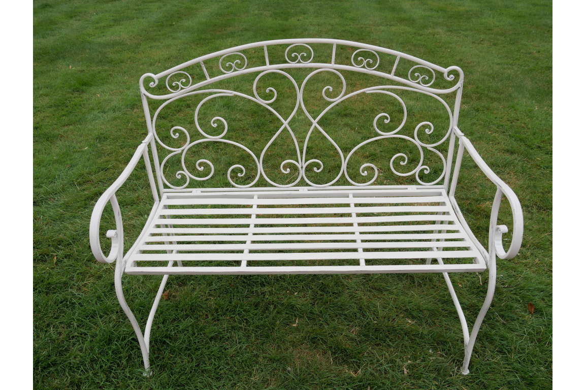 Charlotte Bench