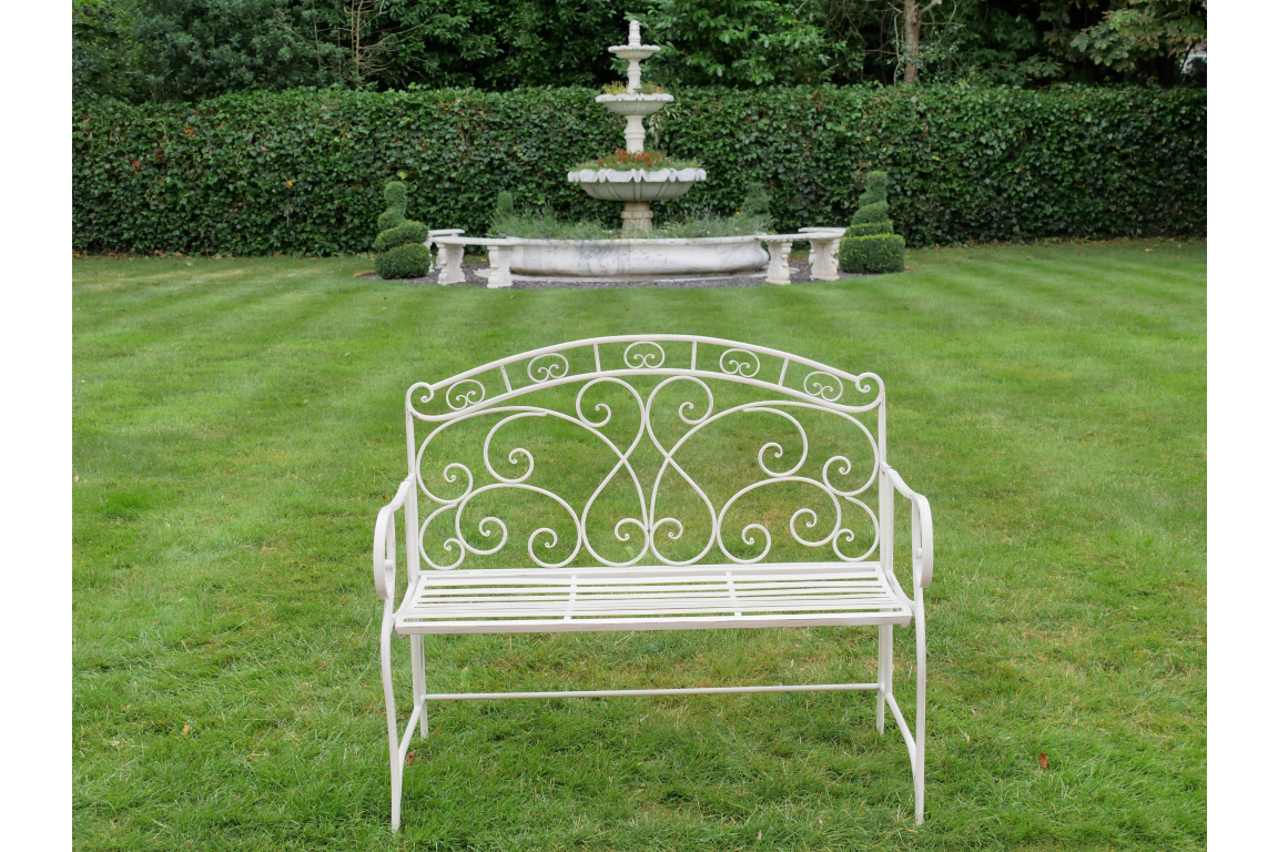 Charlotte Bench